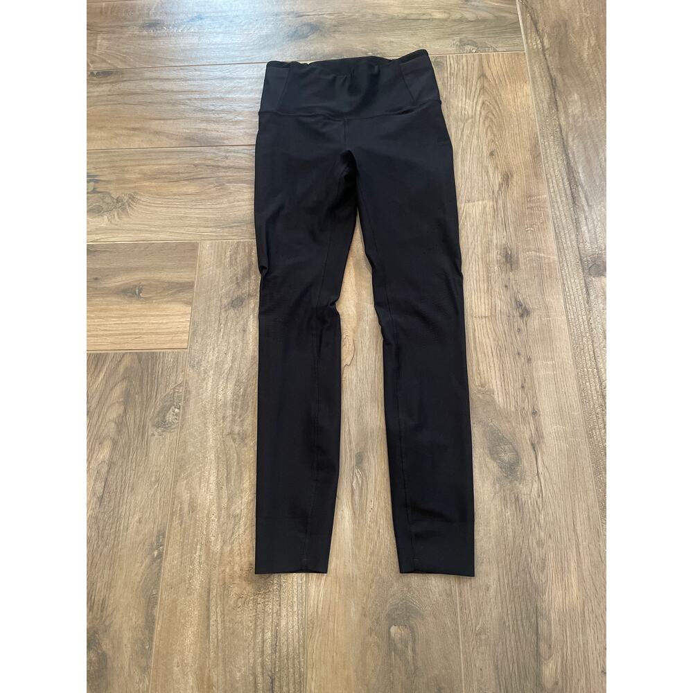 Lululemon Zoned In Tight Womens Size 8 Black 27”  Running Breathable Reflective
